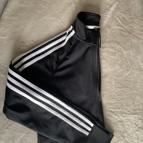 Adidas - Picture 3 of 3